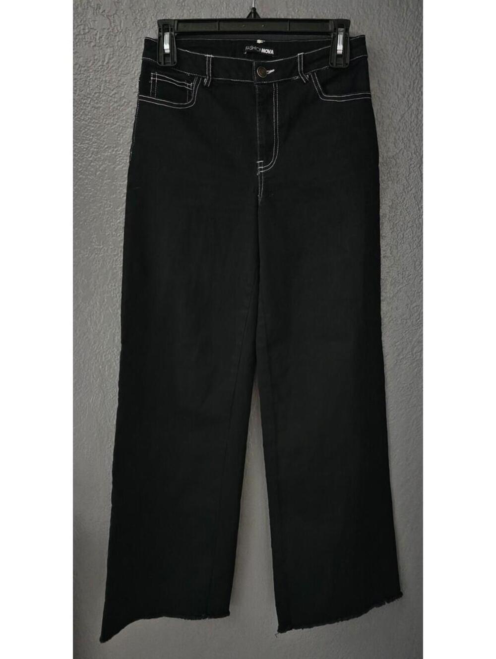 Women's Fashion Nova Denim Jeans Pants Wide Legs Size 3 Jr Black Pockets Raw Hem